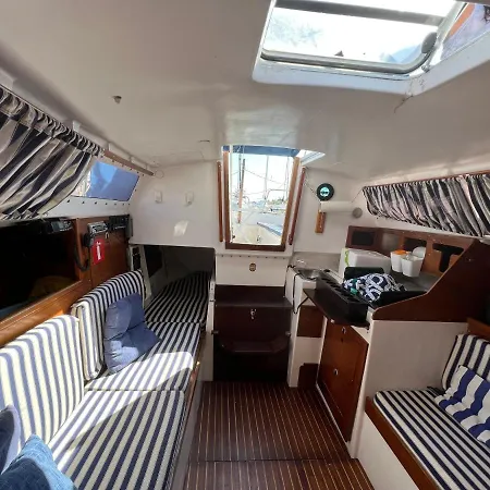 Botel Velero En El Corazon De El Puerto de Santa María
